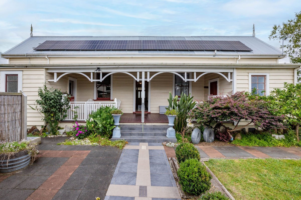 8 Sheridan Street, Silverdale, Hamilton - Carousel 2