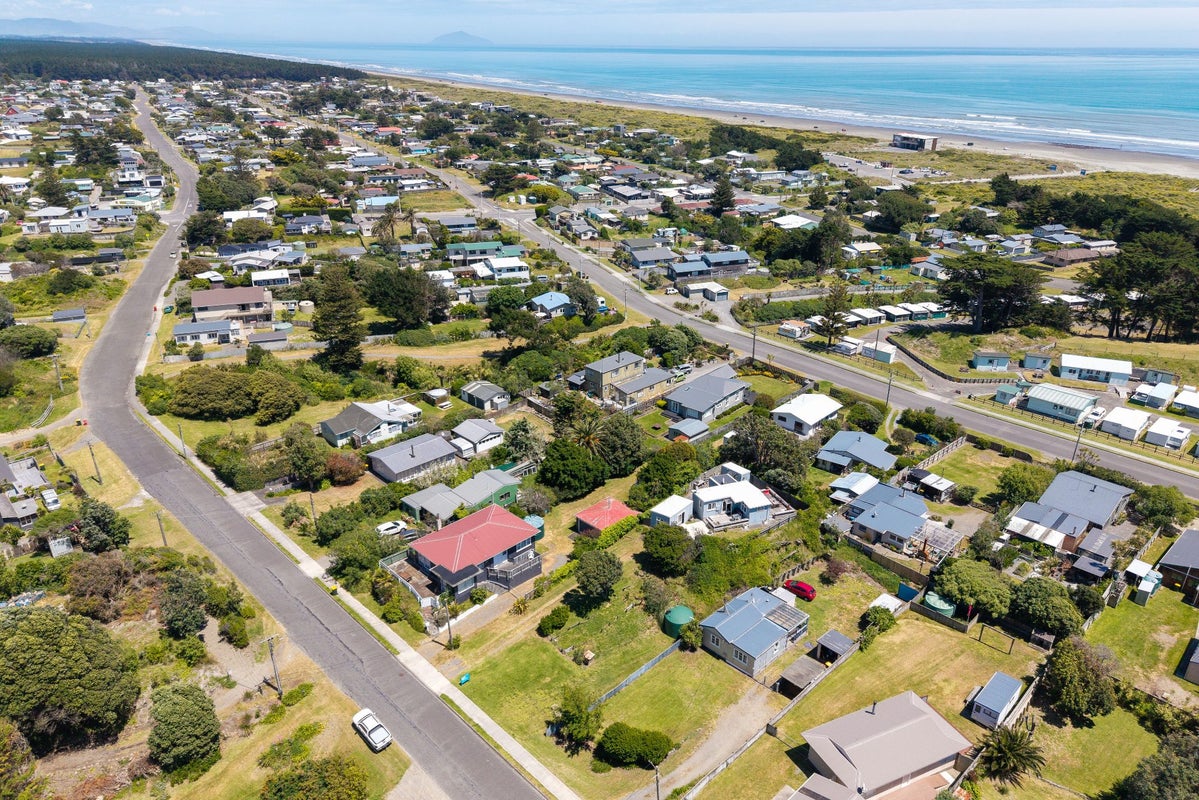 143 Kahukura Avenue, Waitarere Beach, Levin - Carousel 38