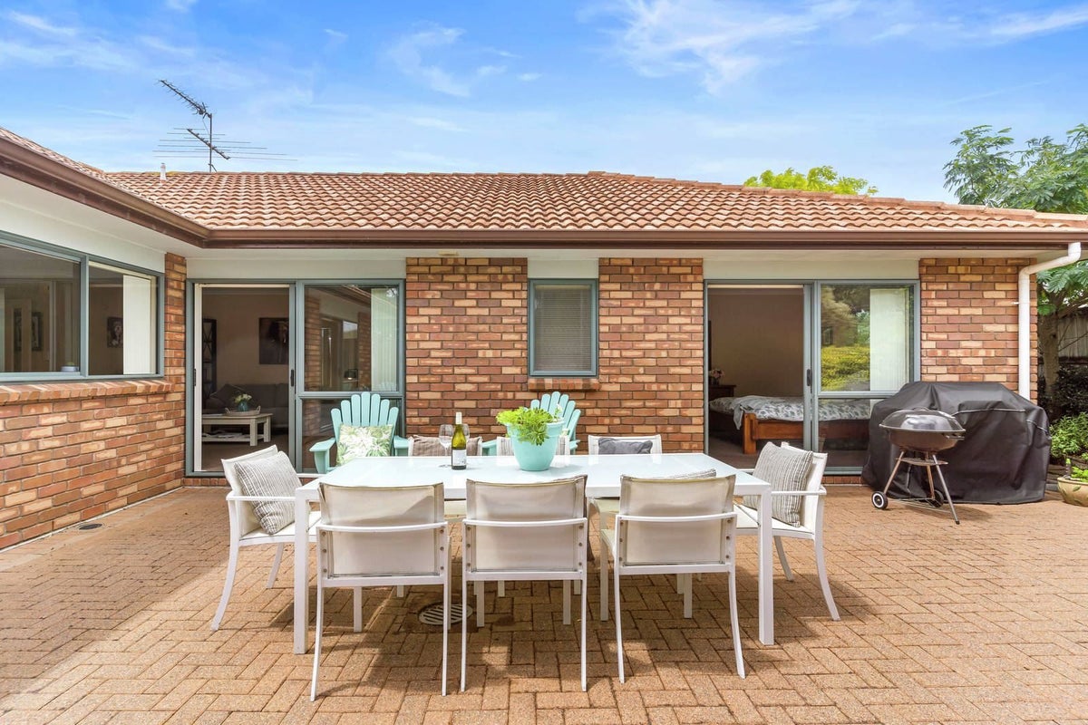 1 Ballybay Road, East Tamaki, Auckland - Carousel 1