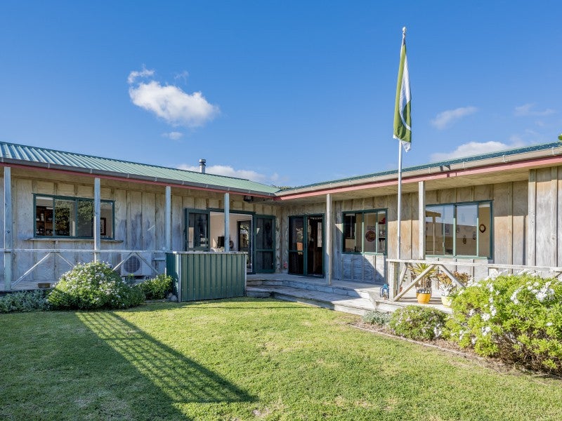 13 Moana Street, Otaki Beach, Otaki - Carousel 1