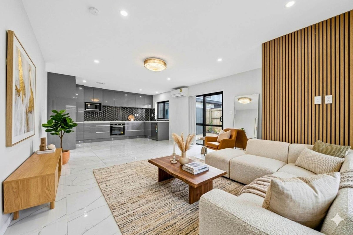 2/12 Landon Avenue, Mangere East, Auckland - Carousel 2