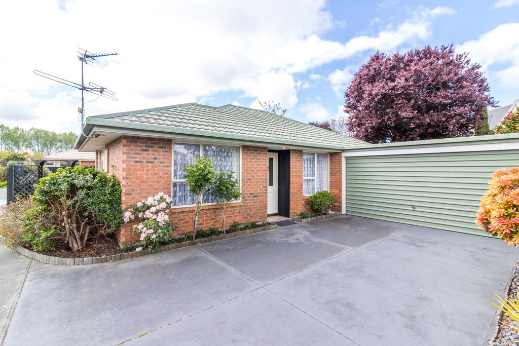 1/6 Innisfree Place, Northwood, Christchurch - Carousel 1