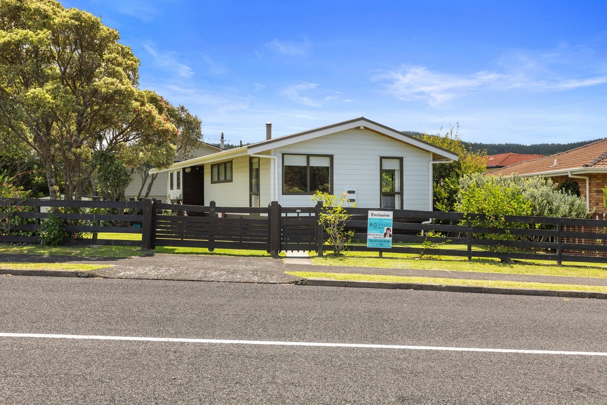 245 Onemana Drive, Onemana, Whangamata - Carousel 1