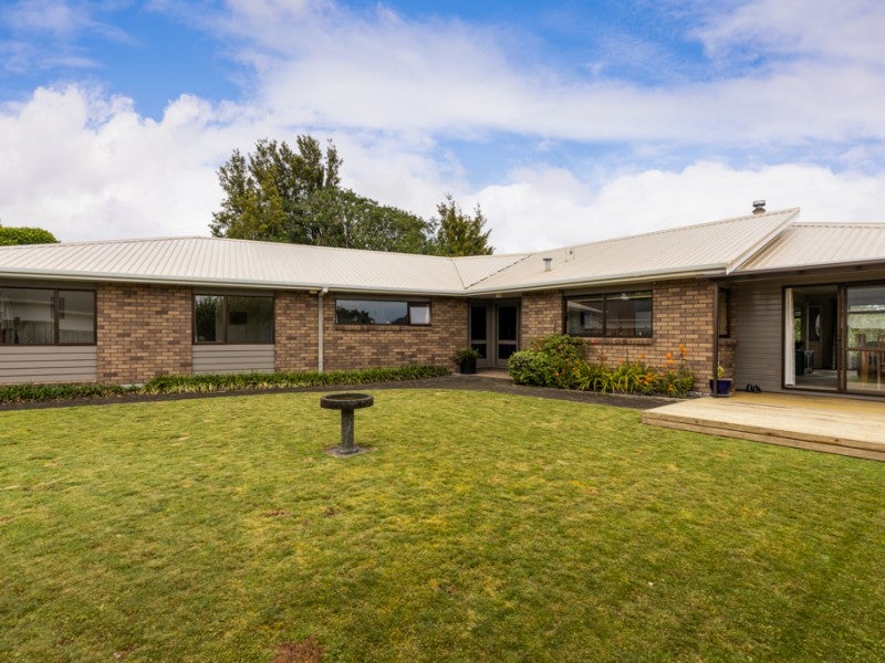 10C Kinross Drive, Merrilands, New Plymouth - Carousel 2
