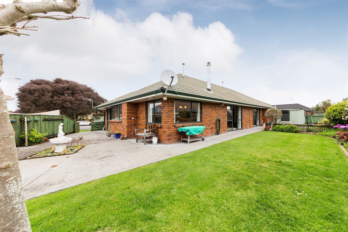 27 Caroline Crescent, Highbury, Palmerston North - Carousel 2