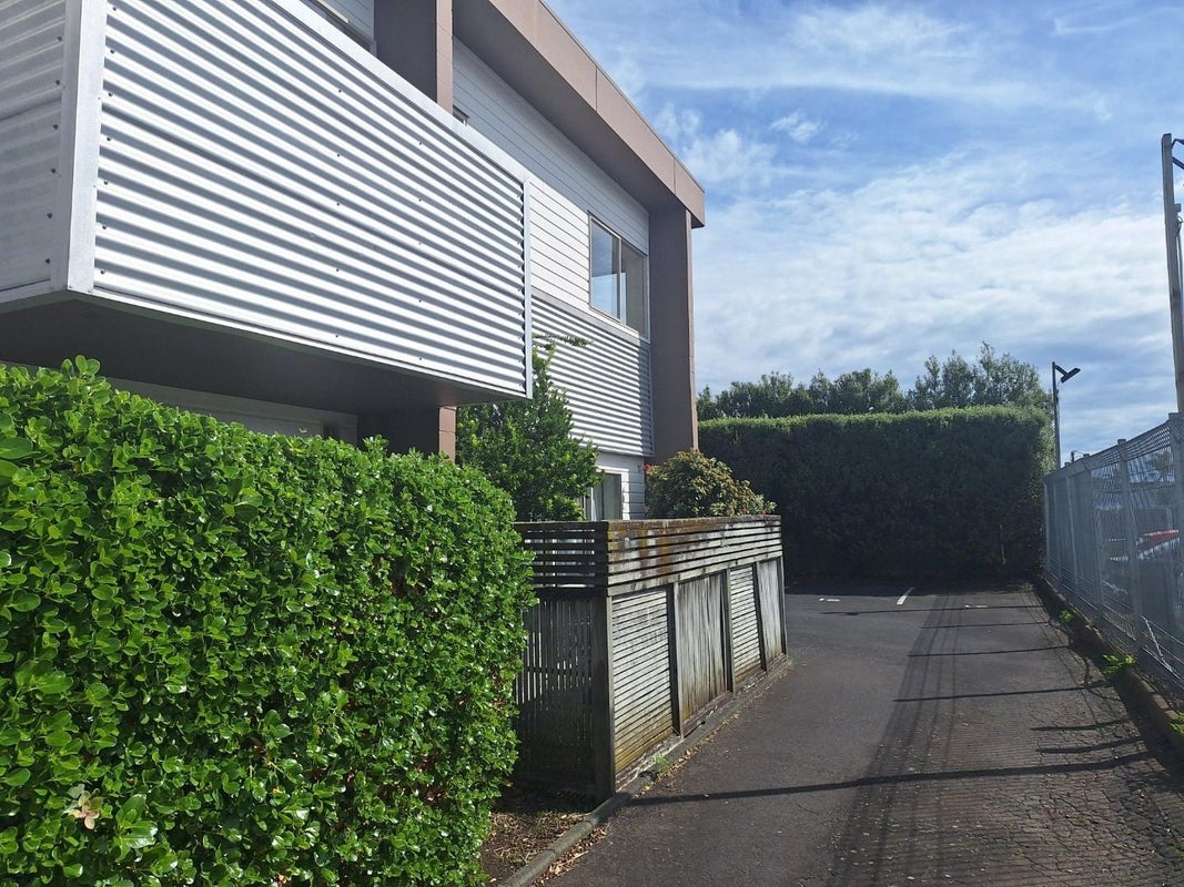 14 Hoteo Avenue, Papatoetoe, Auckland - Carousel 7
