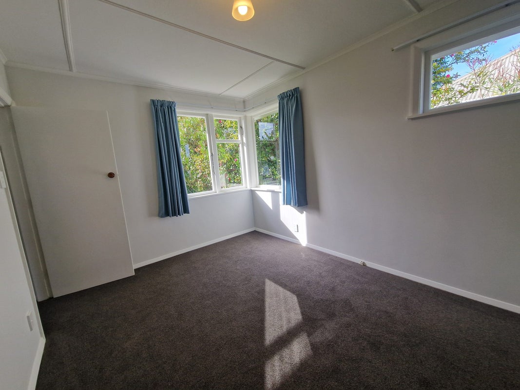35 Routley Crescent, Elderslea, Upper Hutt - Carousel 22
