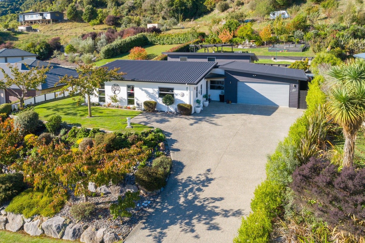 23 Farleigh Street, Atawhai, Nelson - Carousel 1