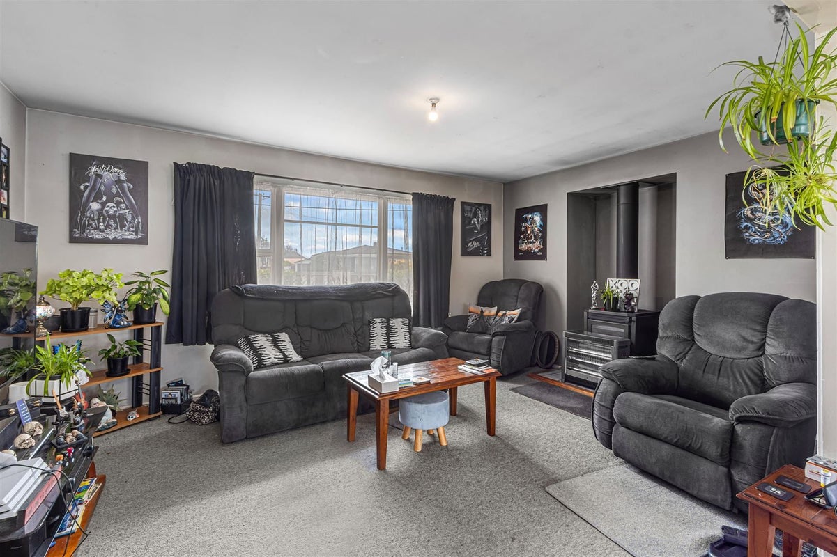 6 Soberton Street, Aranui, Christchurch - Carousel 2