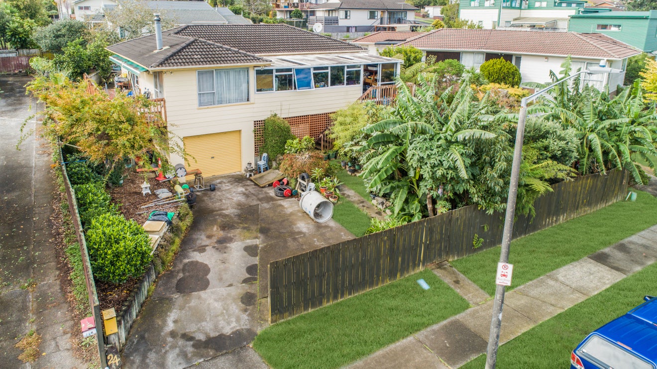24 Aberfeldy Avenue, Highland Park, Auckland - Carousel 1
