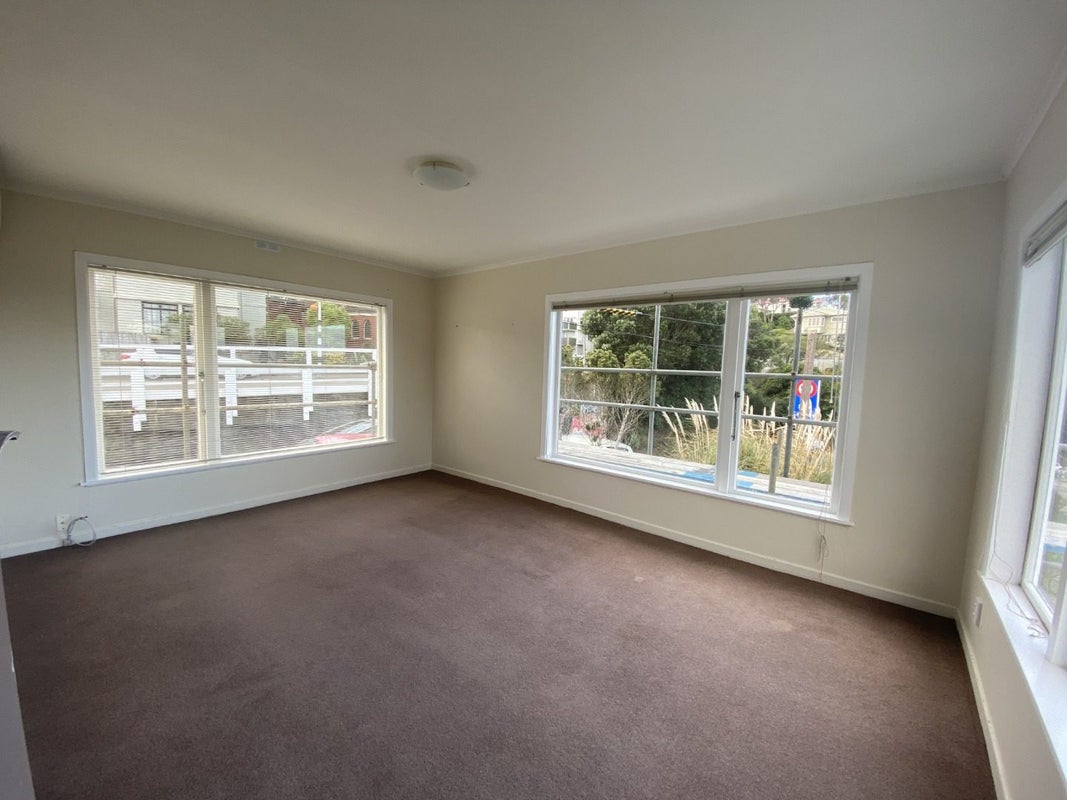 2 Garden Road, Northland, Wellington - Carousel 2