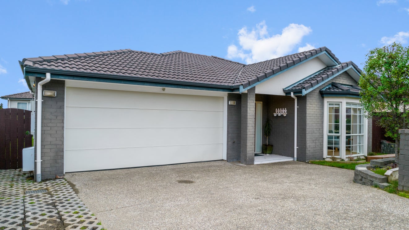 4 Savina Court, Flat Bush, Auckland - Carousel 2