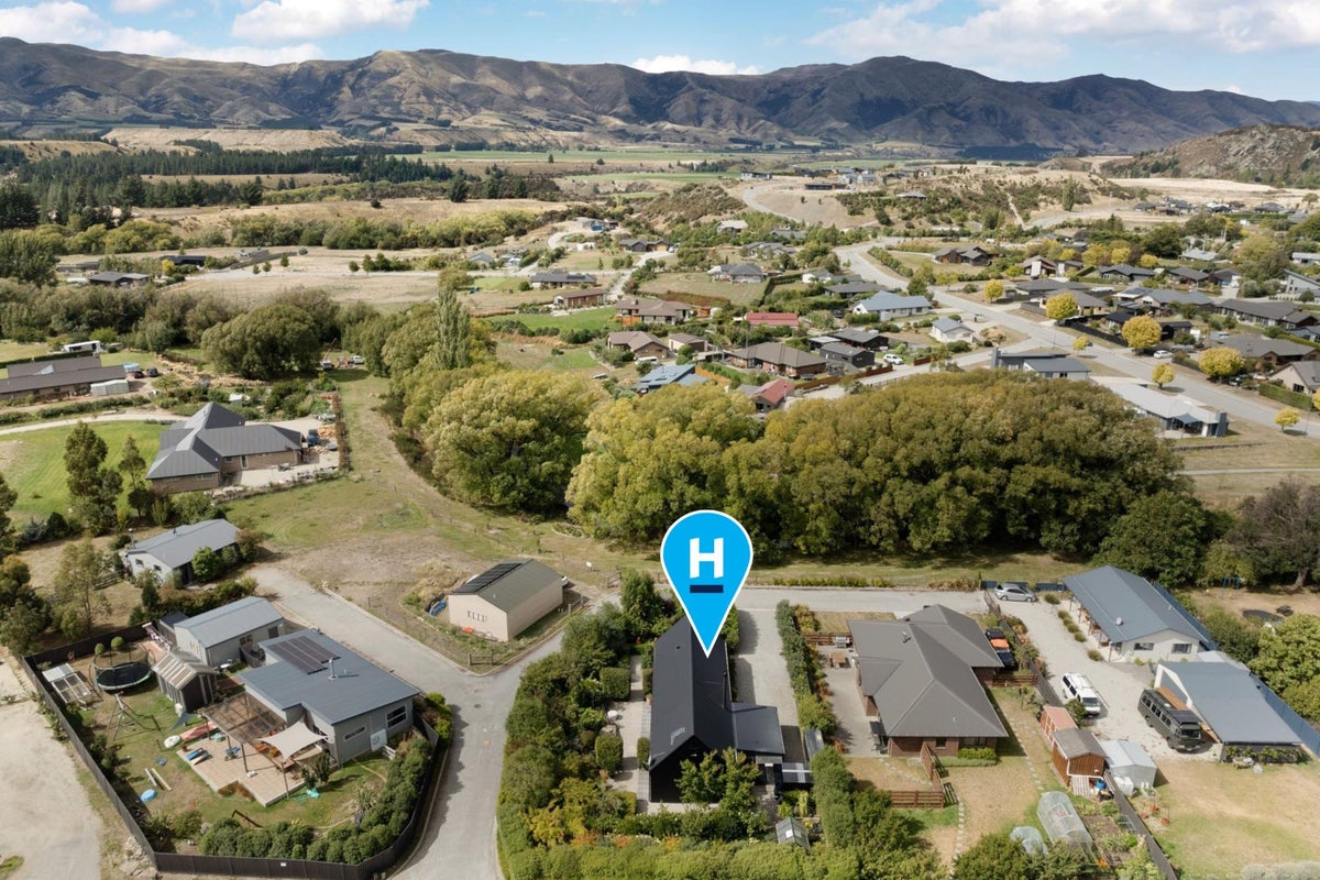 141 Main Road, Luggate, Wanaka - Carousel 22
