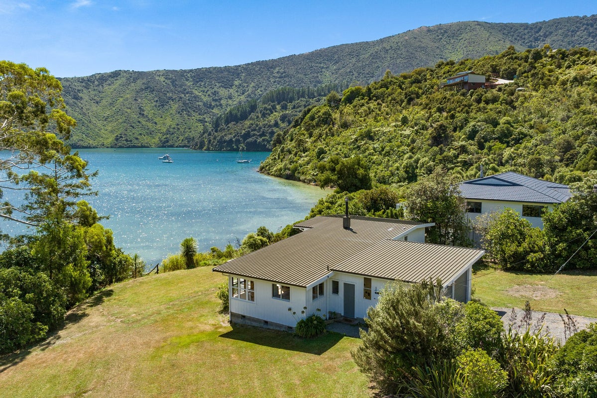 15 McCormicks Road Whatamango Bay, Picton, Marlborough, Marlborough - Carousel 2
