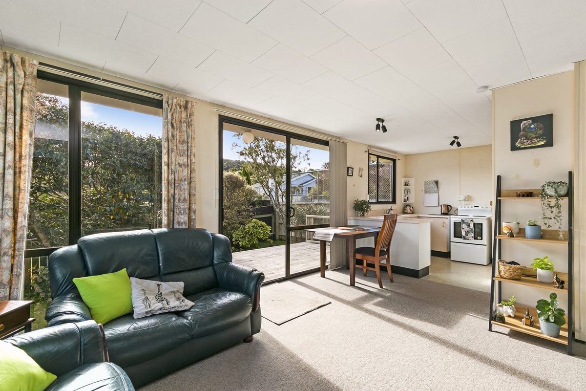 6A Raine Street, Karori, Wellington - Carousel 2
