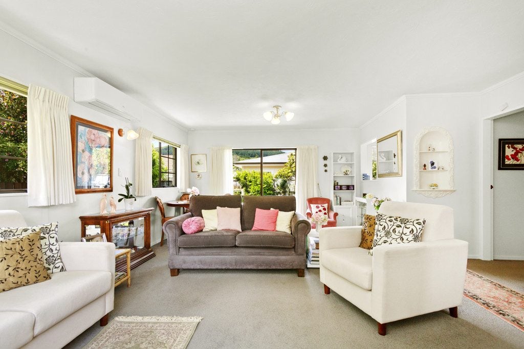 16 Rossiter Street, Tawa, Wellington - Carousel 2