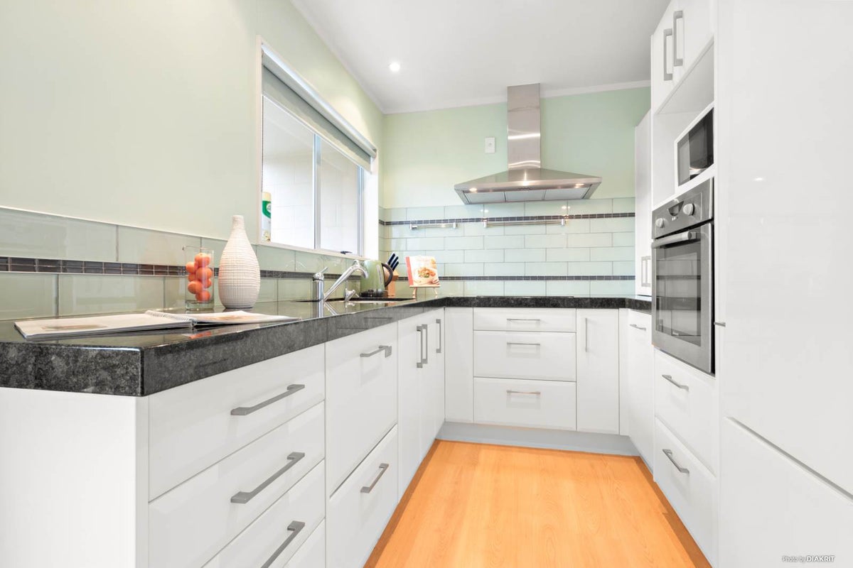 3/23 Copley Street, New Lynn, Auckland - Carousel 2