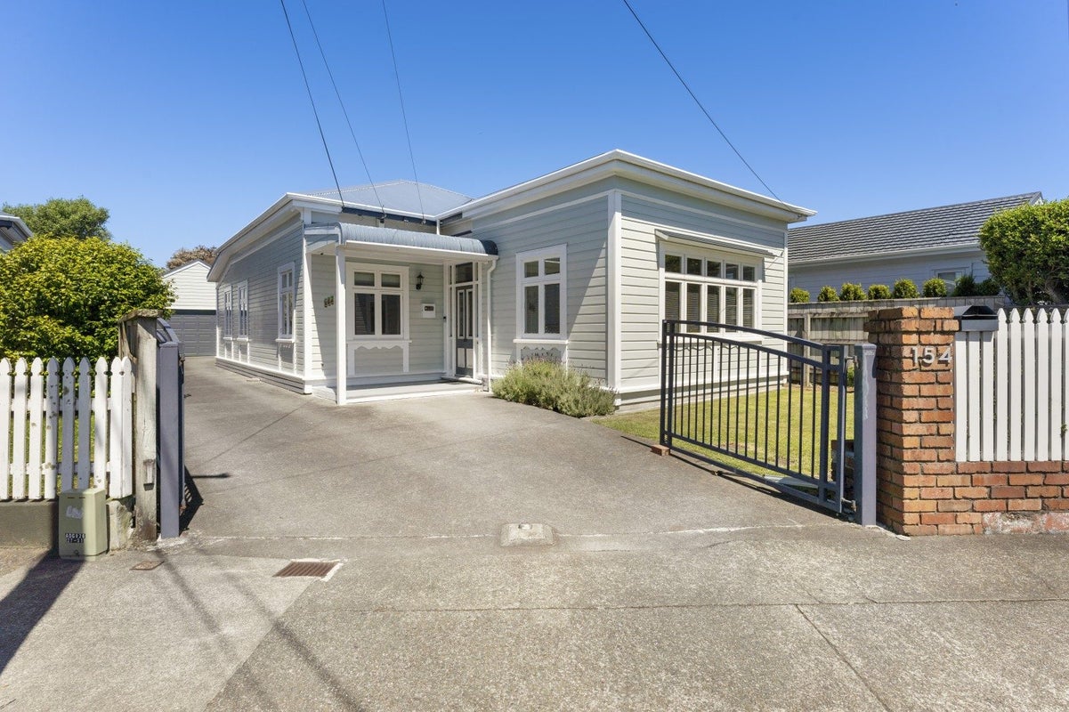 154 Kings Crescent, Hutt Central, Lower Hutt - Carousel 1