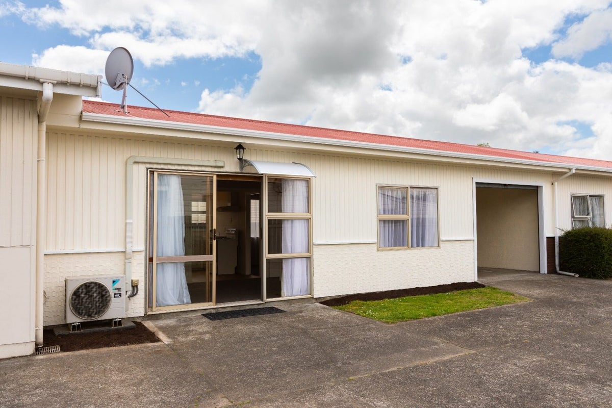2/222 High Street, Dannevirke, Dannevirke - Carousel 1