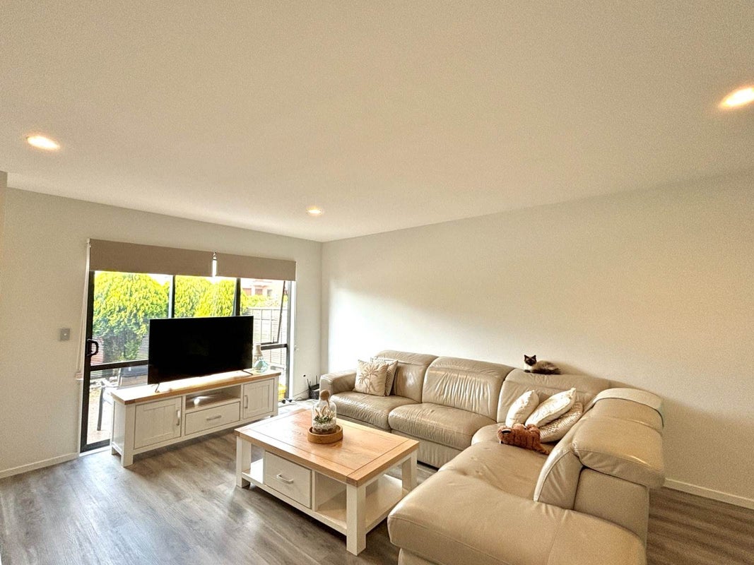 12 Els Close, Golflands, Auckland - Carousel 2
