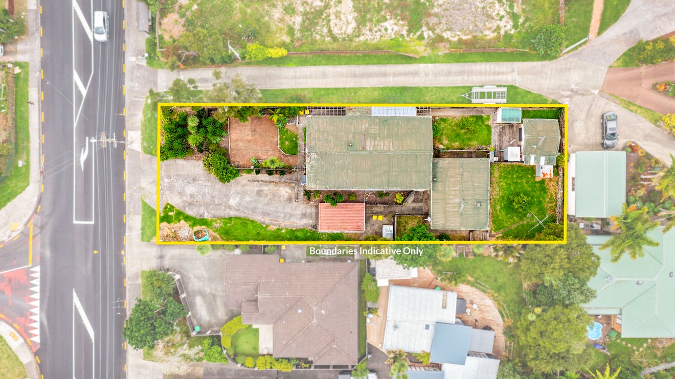 94 Godley Road, Green Bay, Auckland - Carousel 2