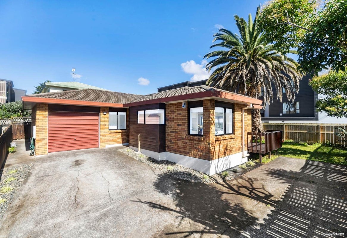 1A Waiohua Road, Greenlane, Auckland - Carousel 1