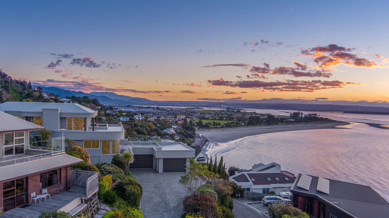44 The Cliffs, Britannia Heights, Nelson - Carousel 20