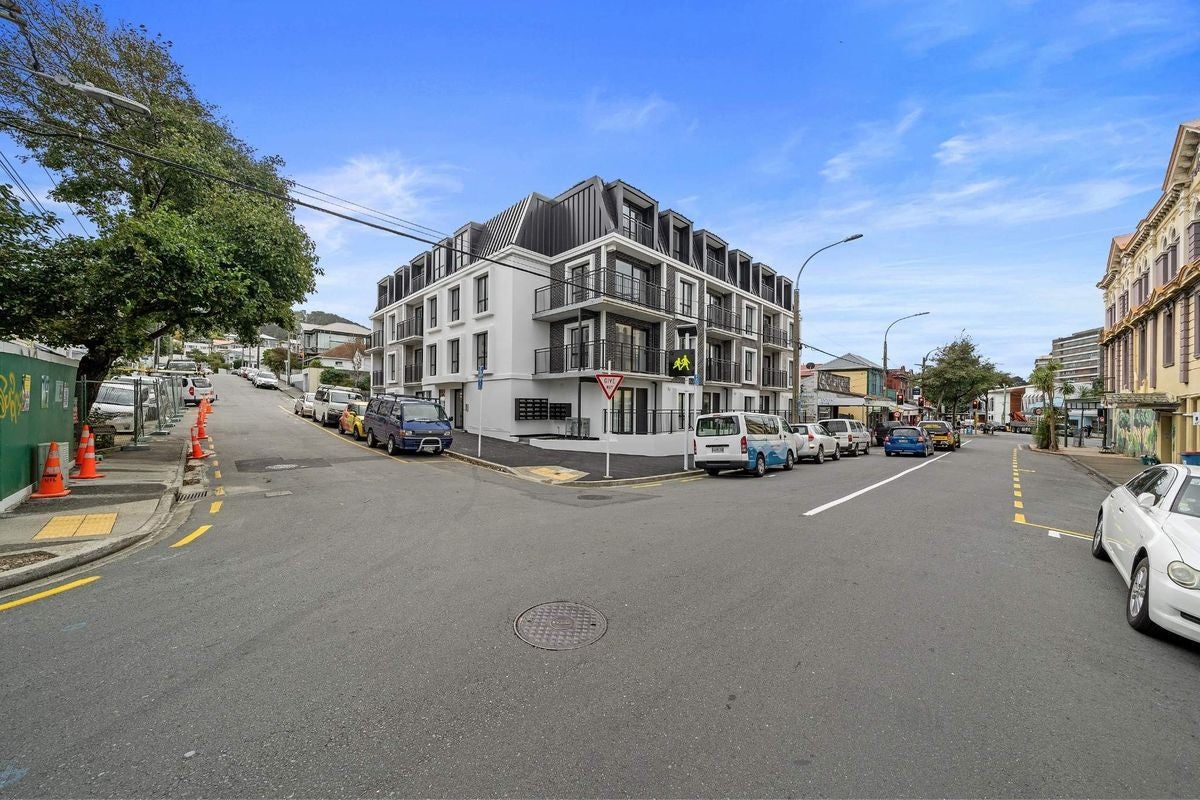 305/2 Colombo Street, Newtown, Wellington - Carousel 2