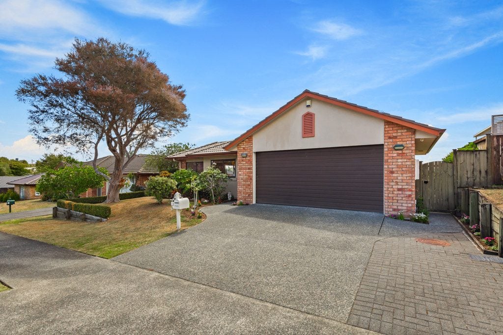 36 Rush Creek Drive, Westgate, Auckland - Carousel 1