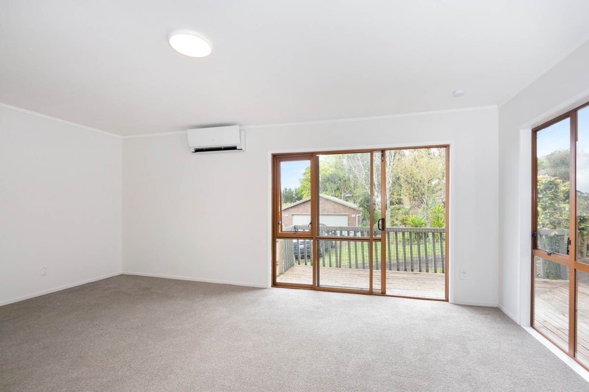 1 Waiau Street, Torbay, Auckland - Carousel 23