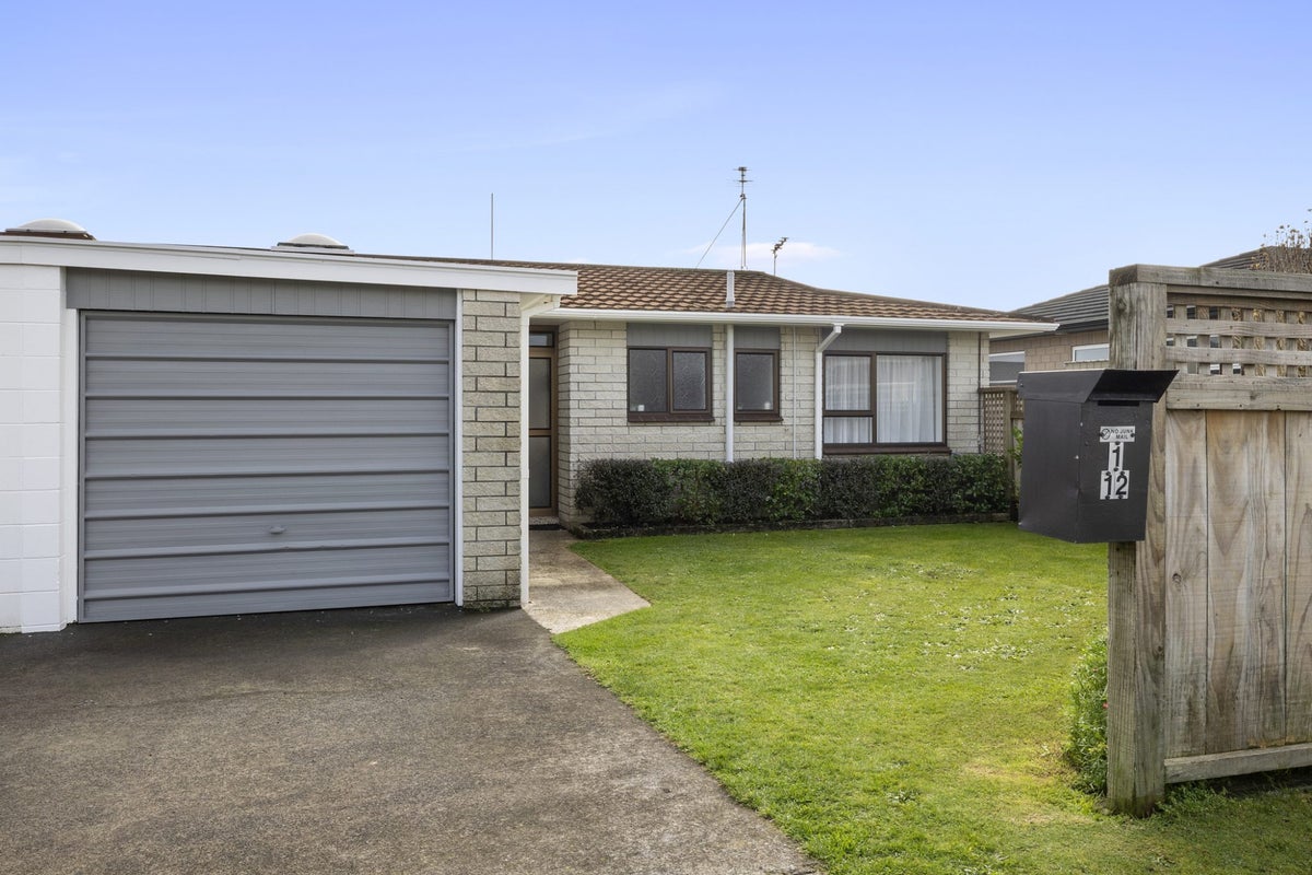 1/12 Webster Street, Westown, New Plymouth - Carousel 20