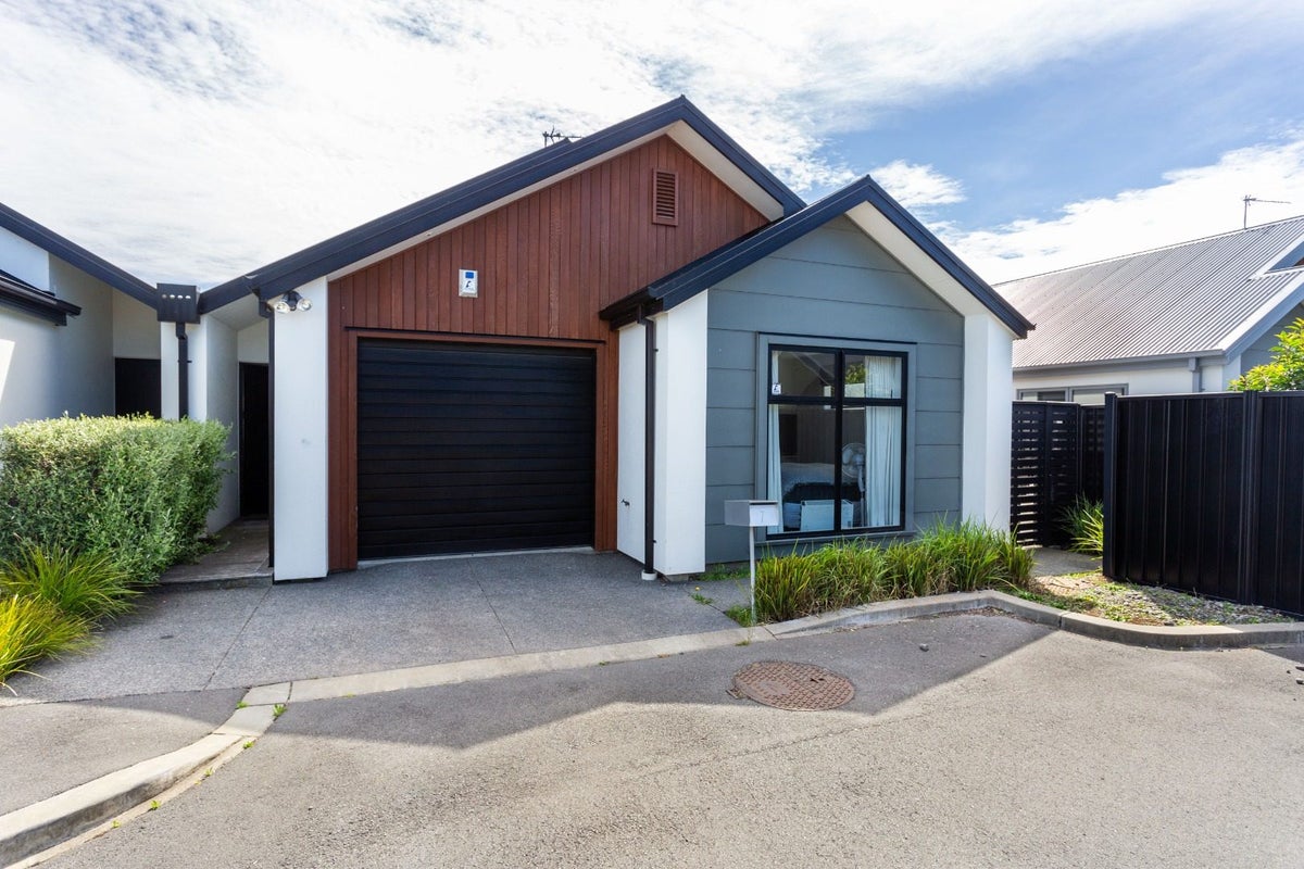 7 Earhart Lane, Wigram, Christchurch - Carousel 2
