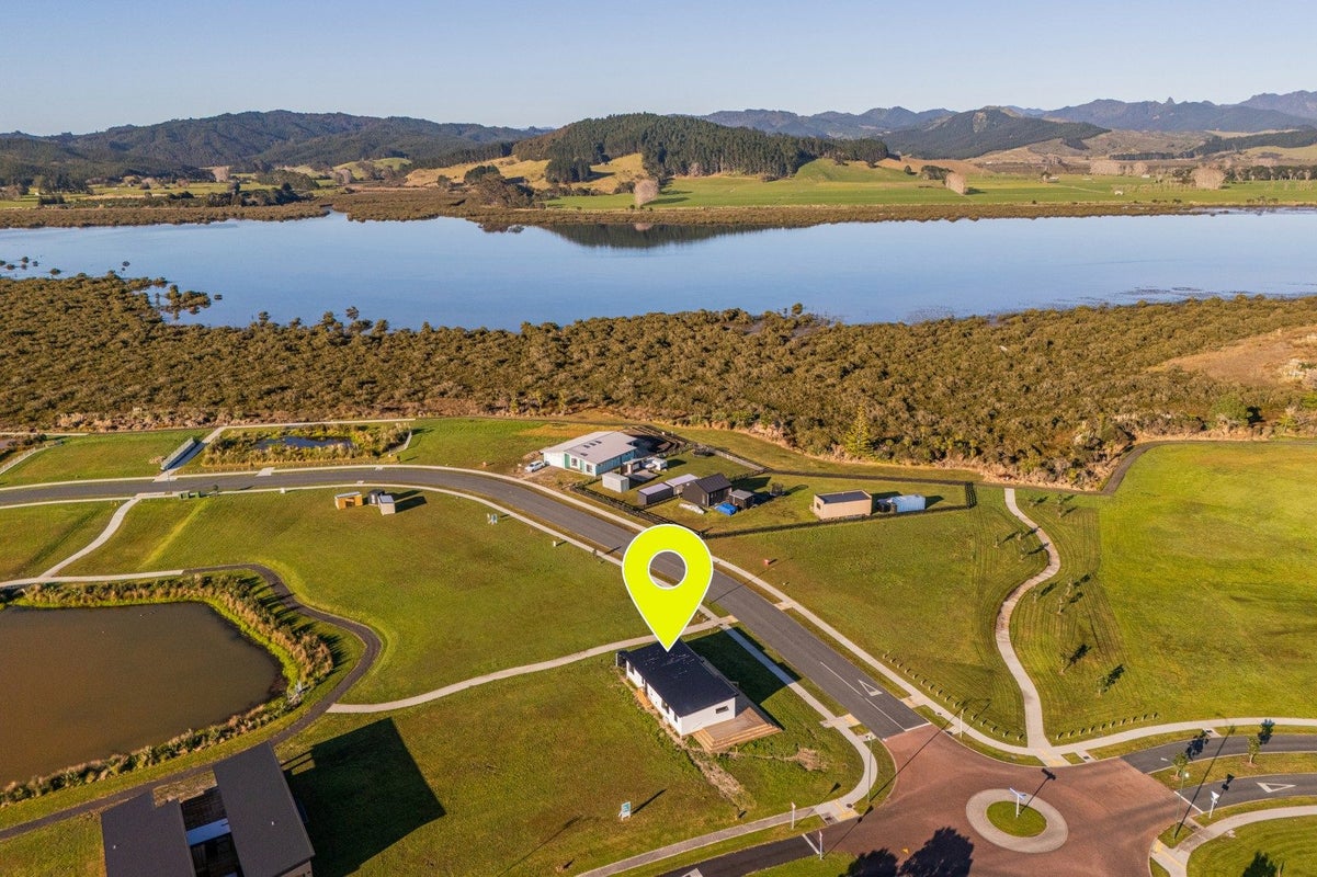 300 Harbour Drive East, Matarangi, Whitianga - Carousel 2