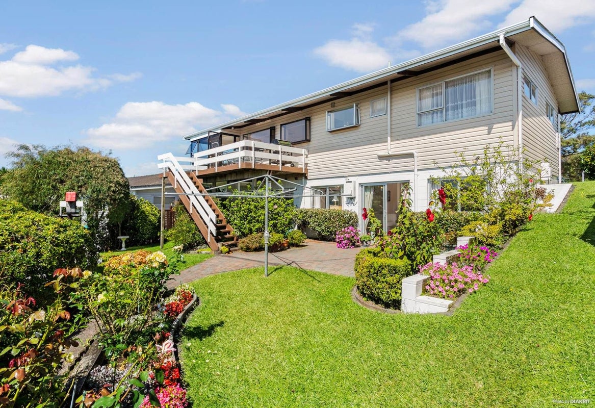 37 Sartors Avenue, Northcross, Auckland - Carousel 12