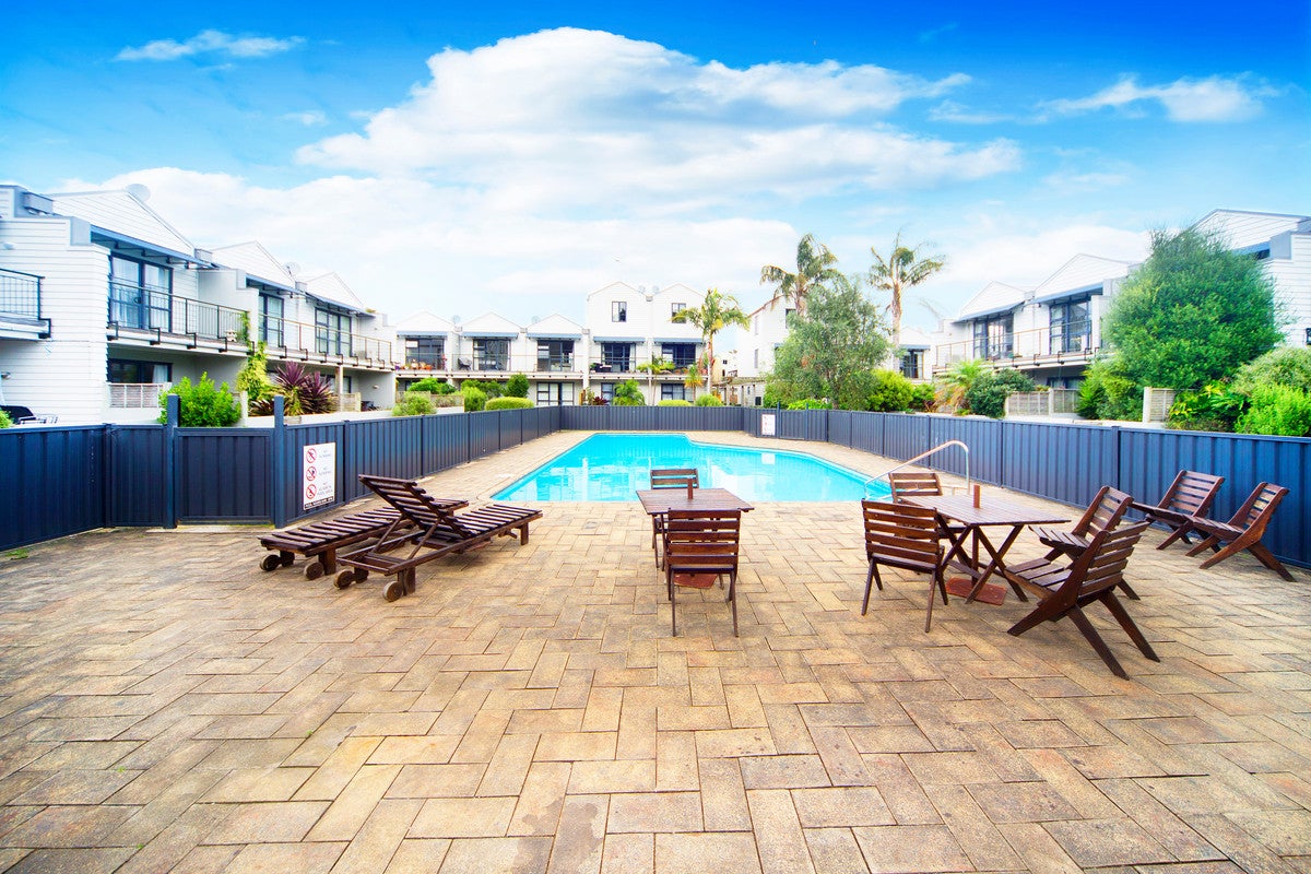 19/8 Carolina Place, Albany, North Shore City - Carousel 8