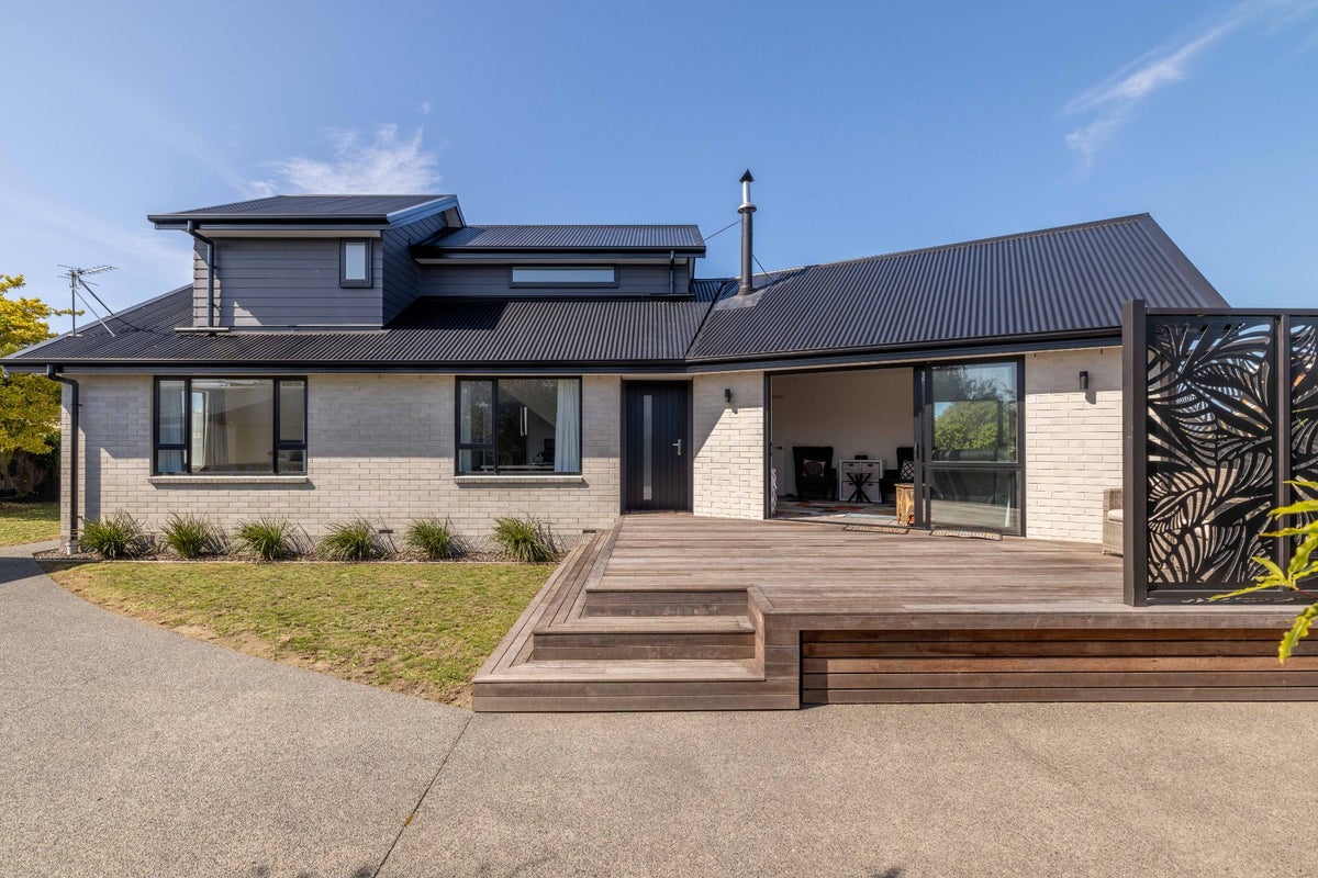 11 Philomel Street, North New Brighton, Christchurch - Carousel 1