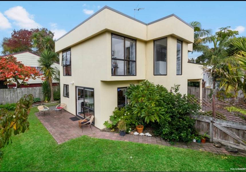 4/24 Gardner Avenue, New Lynn, Auckland - Carousel 1