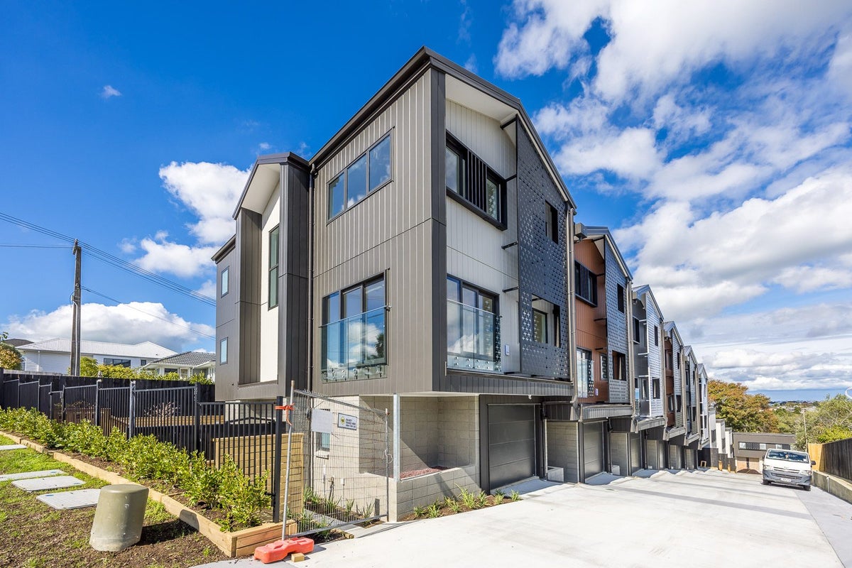 69 Pupuke Road, Birkenhead, Auckland - Carousel 2