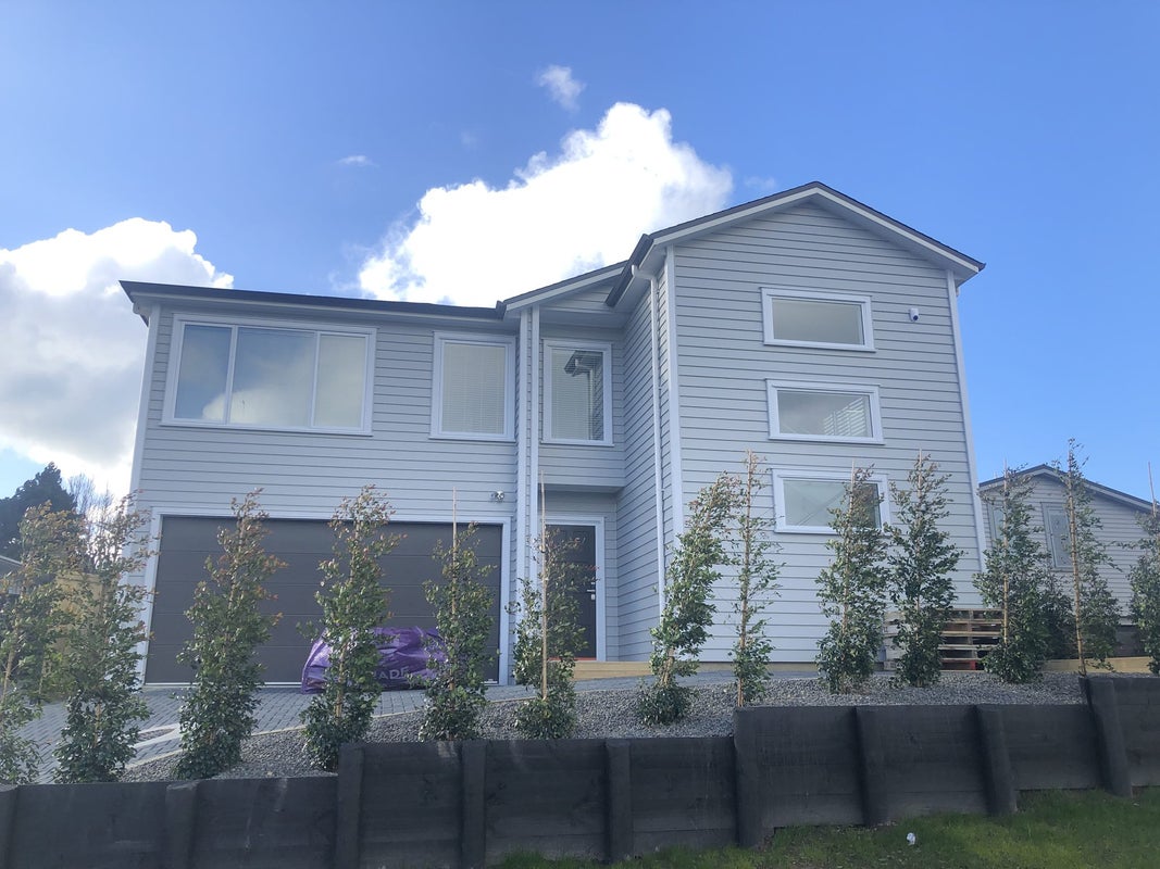 25 Bevyn Street, Castor Bay, Auckland - Carousel 1