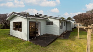 55A Walton Road, Paraparaumu Beach, Paraparaumu - Carousel 1