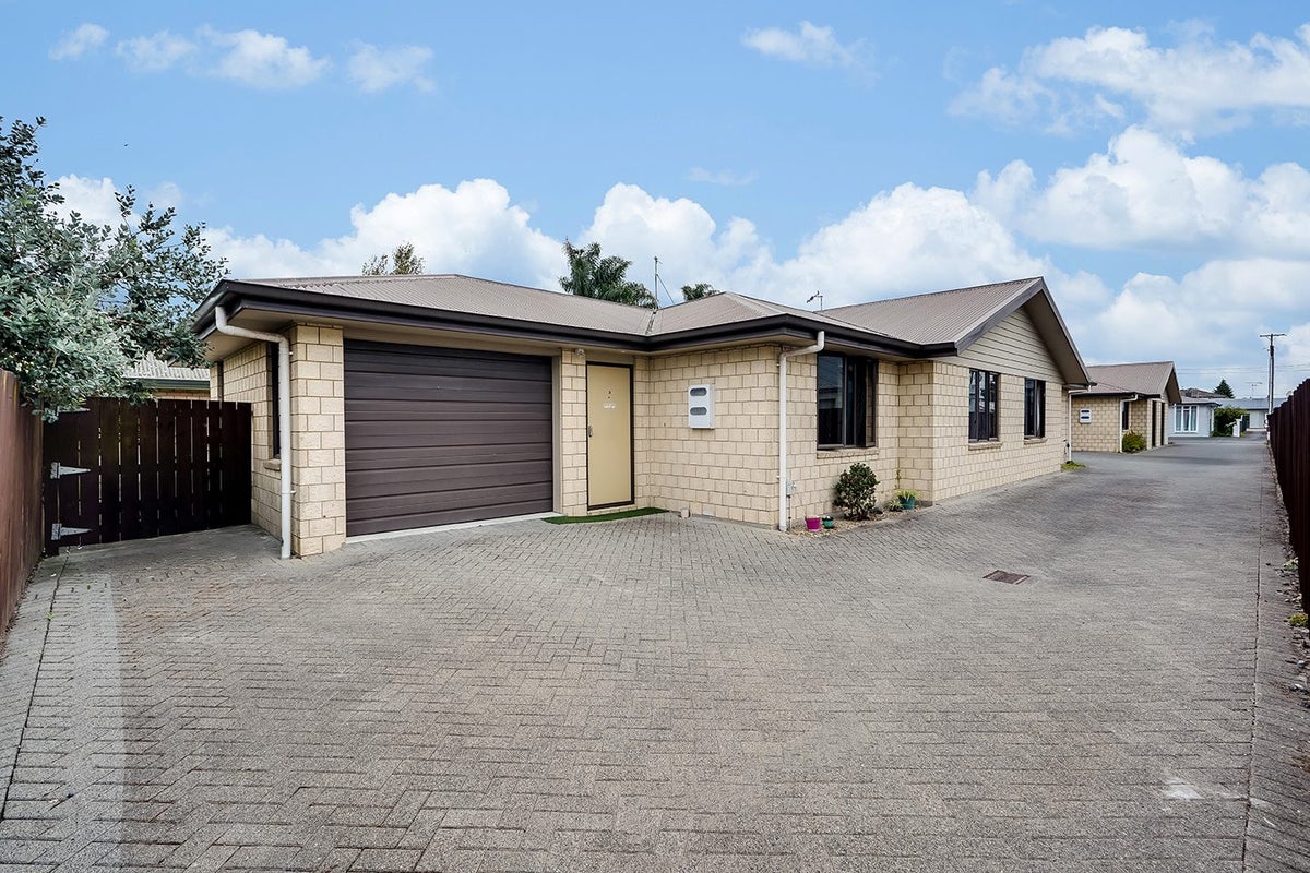 5D Maitland Street, Frankton, Hamilton - Carousel 2