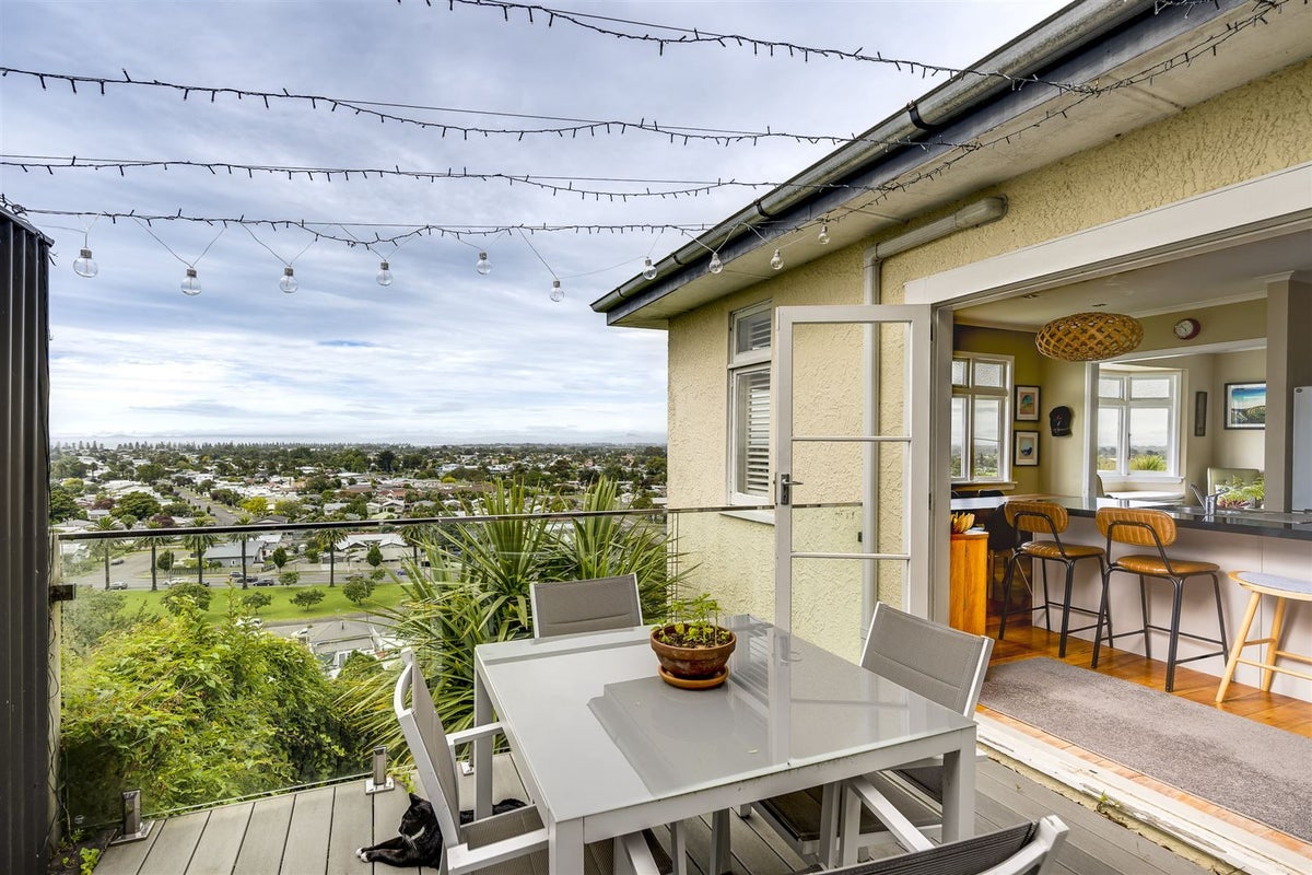 4 Oliver Road, Hospital Hill, Napier - Carousel 2