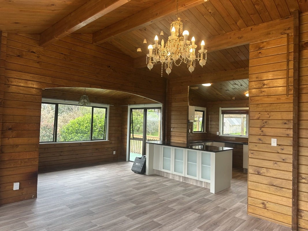 137 Simpson Road, Henderson Valley, Auckland - Carousel 1