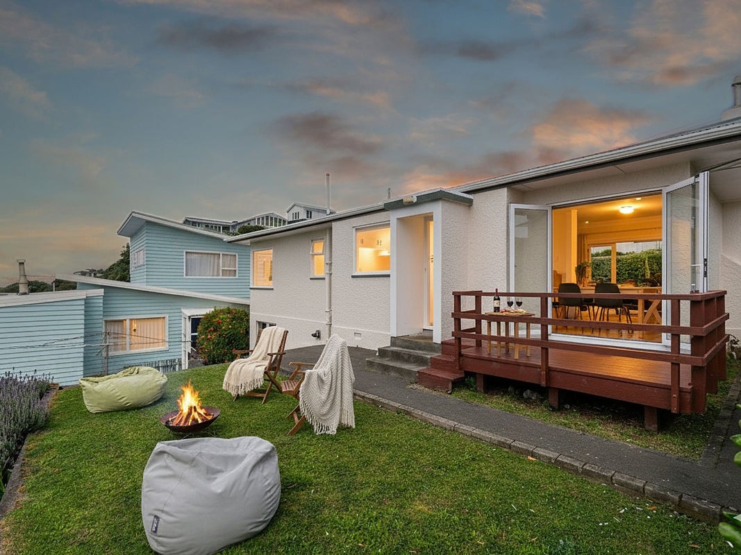 73 View Road, Houghton Bay, Wellington - Carousel 1