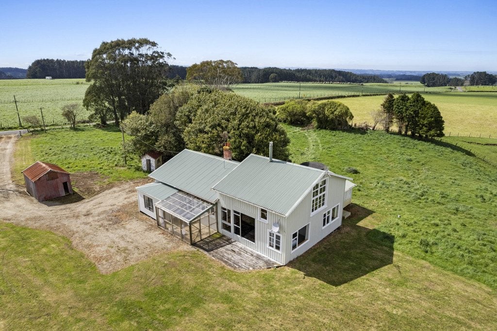 1253 Kohi Road, Waverley, Waverley - Carousel 1