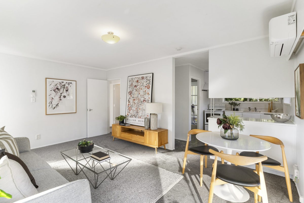 1/12 Paruru Avenue, Northcote, Auckland - Carousel 2