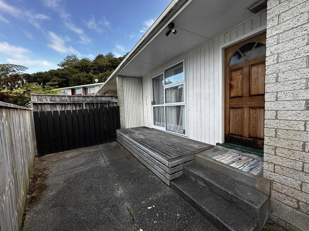 1/15 Puriri Street, Wainuiomata, Lower Hutt - Carousel 2