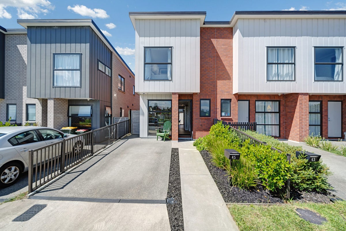 45 O'Meara Street, Swanson, Auckland - Carousel 1