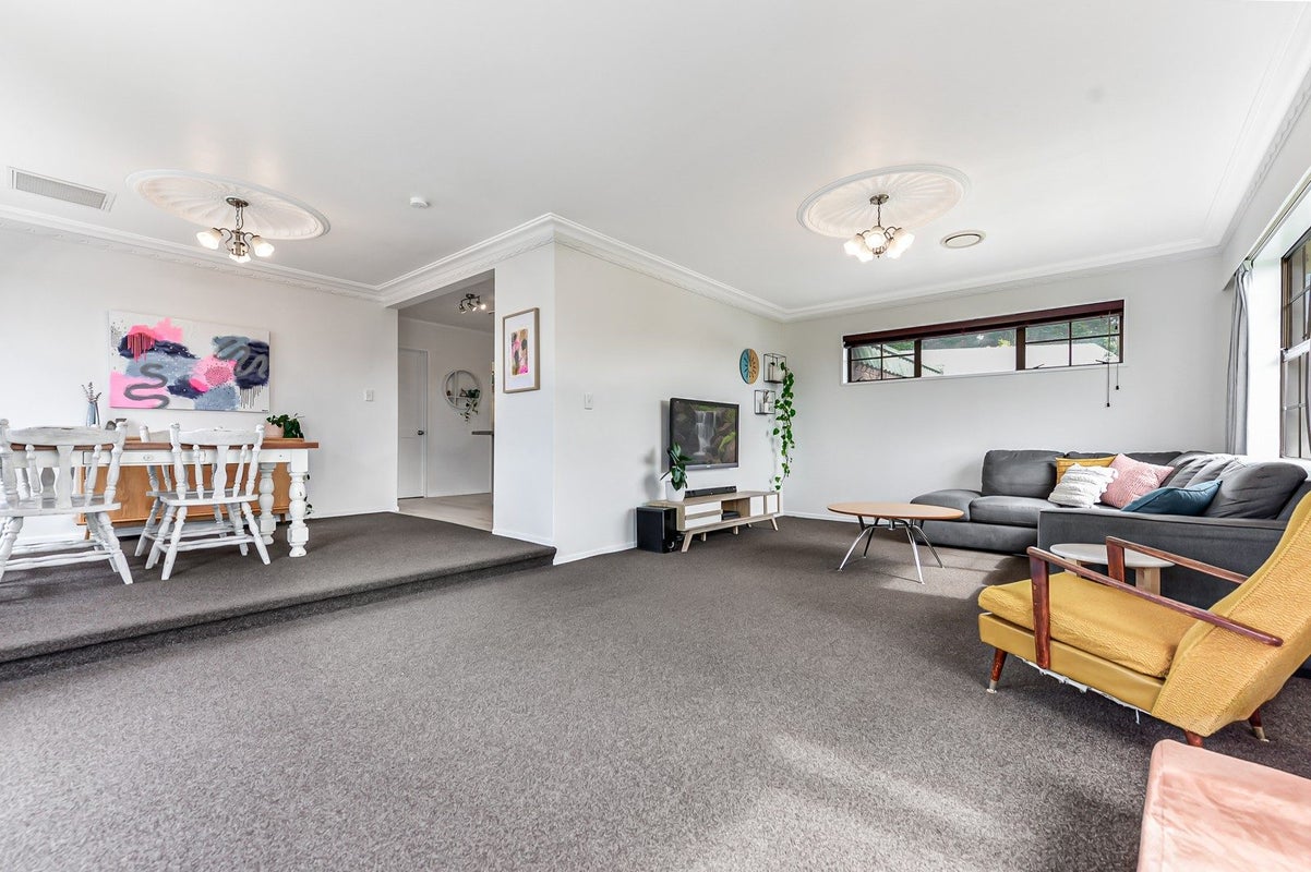127 Amanda Avenue, Dinsdale, Hamilton - Carousel 1