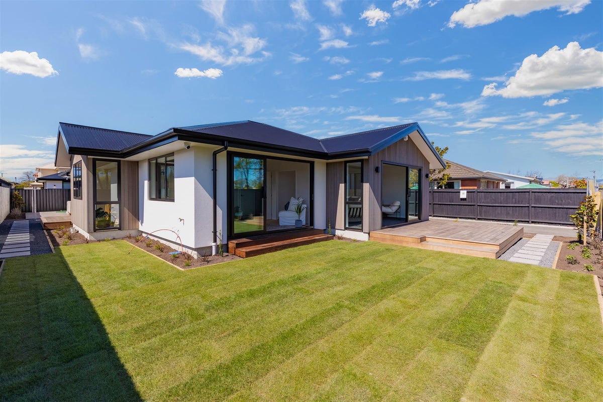 656 Barbadoes Street, Edgeware, Christchurch - Carousel 1